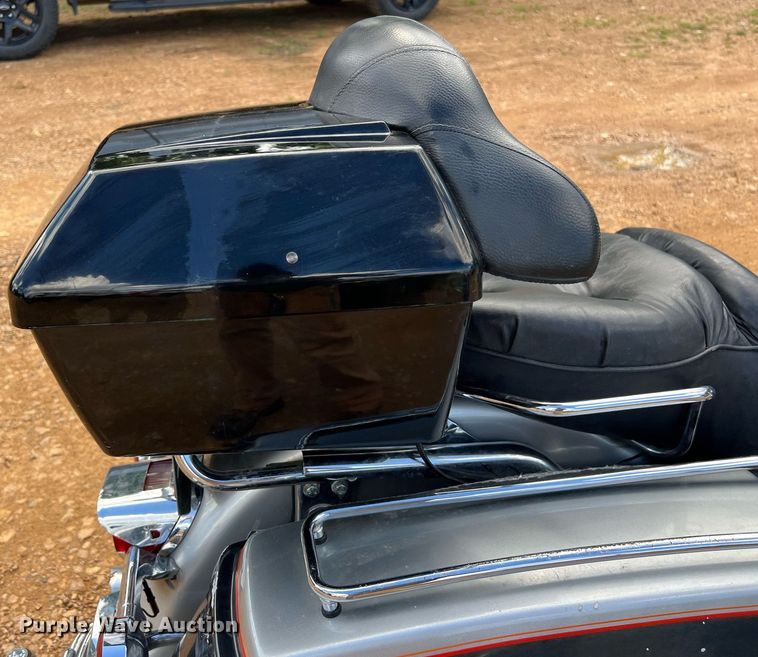 image for item EL2075 1993 Harley Davidson FLHTCU motorcycle