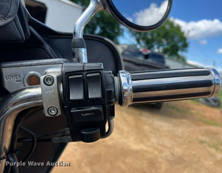 image for item EL2075 1993 Harley Davidson FLHTCU motorcycle