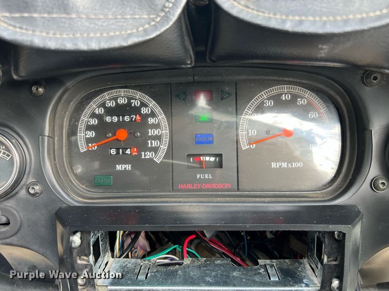 image for item EL2075 1993 Harley Davidson FLHTCU motorcycle