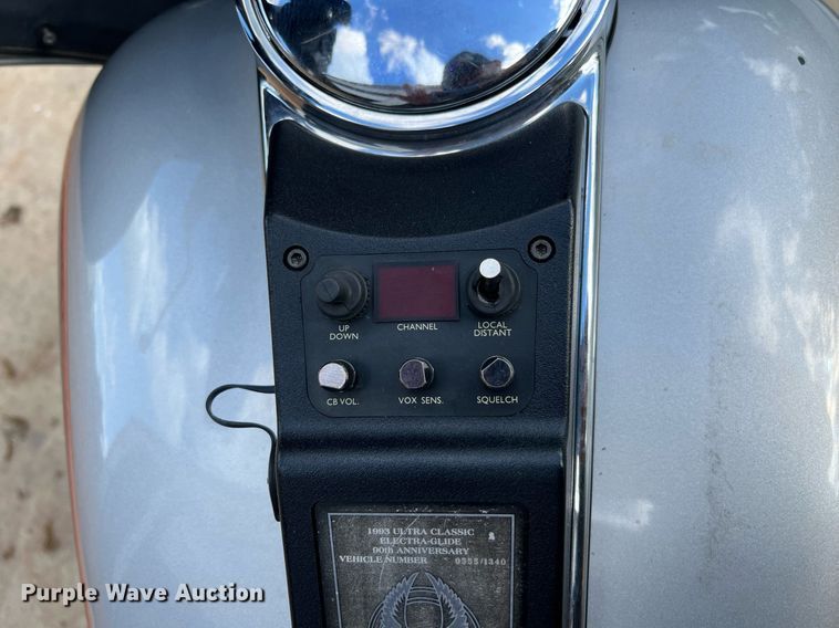 image for item EL2075 1993 Harley Davidson FLHTCU motorcycle