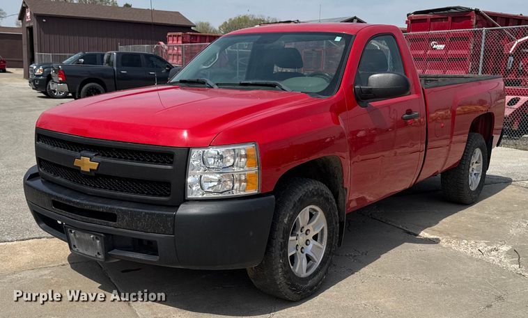 image for item EM3823 2013 Chevrolet Silverado 1500 pickup truck