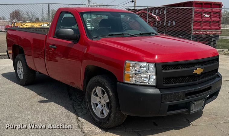 image for item EM3823 2013 Chevrolet Silverado 1500 pickup truck