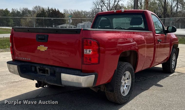 image for item EM3823 2013 Chevrolet Silverado 1500 pickup truck