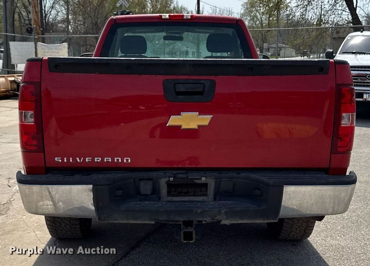 image for item EM3823 2013 Chevrolet Silverado 1500 pickup truck