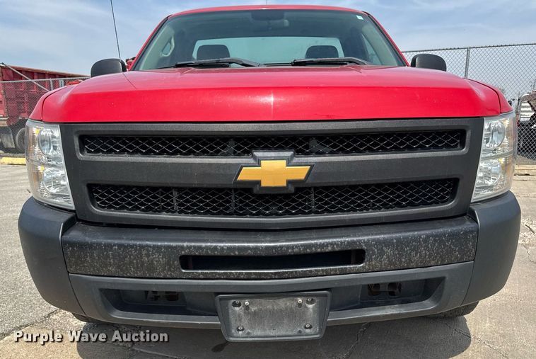 image for item EM3823 2013 Chevrolet Silverado 1500 pickup truck