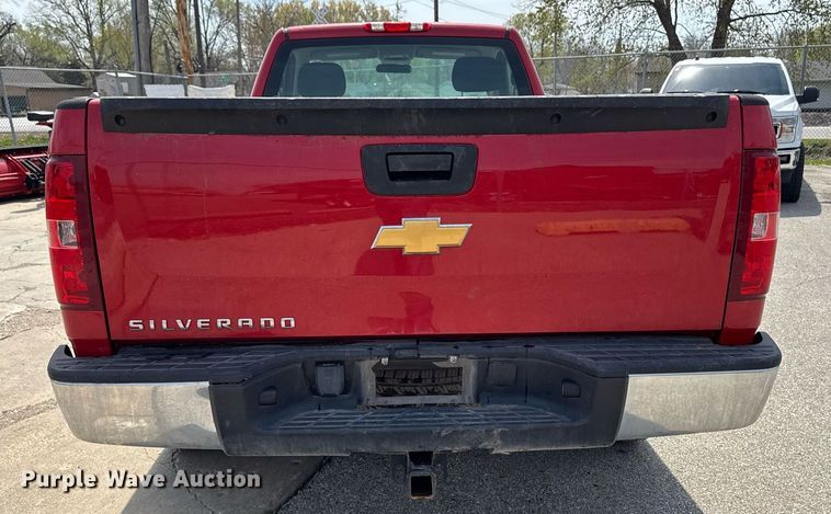 image for item EM3823 2013 Chevrolet Silverado 1500 pickup truck