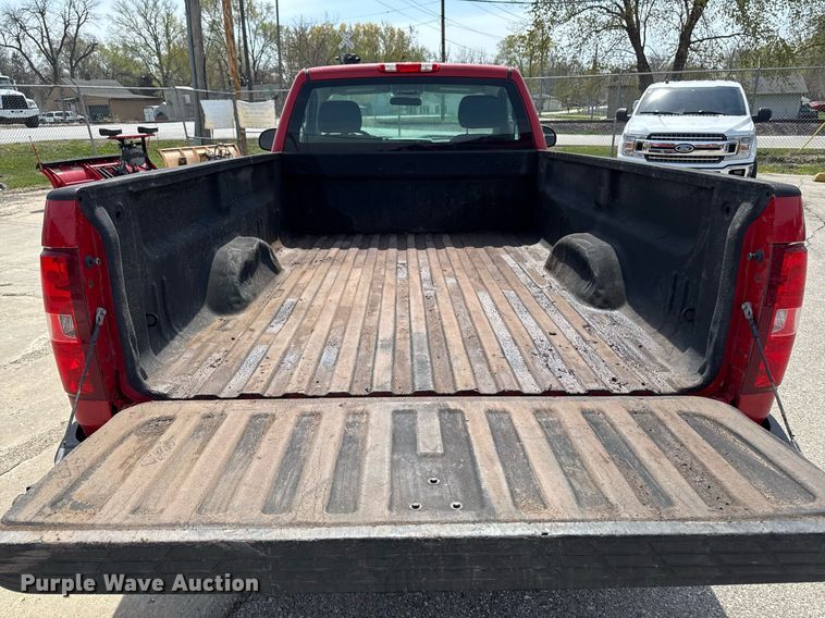 image for item EM3823 2013 Chevrolet Silverado 1500 pickup truck