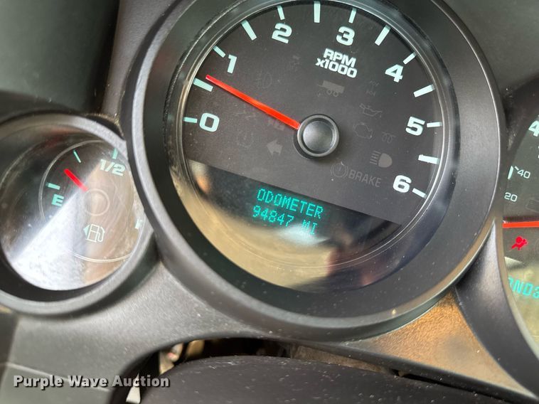 image for item EM3823 2013 Chevrolet Silverado 1500 pickup truck