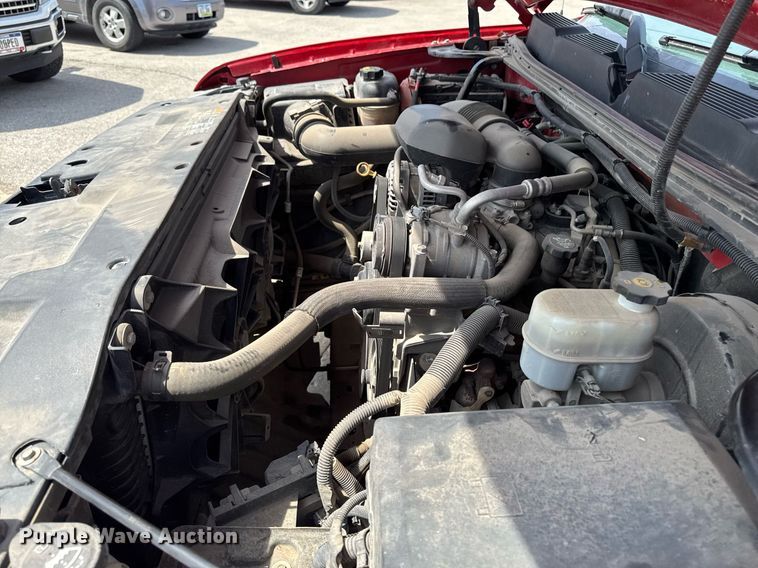 image for item EM3823 2013 Chevrolet Silverado 1500 pickup truck