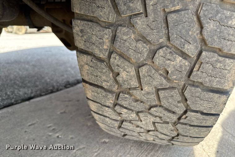 image for item EM3823 2013 Chevrolet Silverado 1500 pickup truck