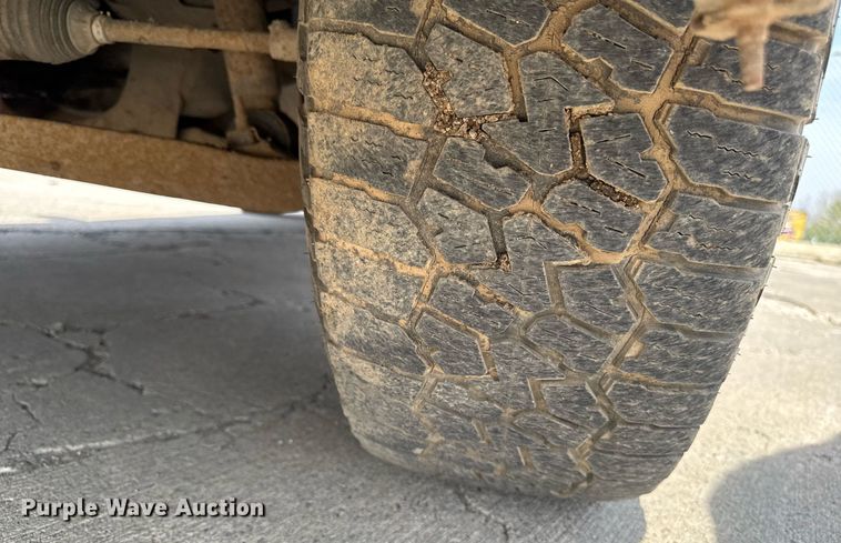 image for item EM3823 2013 Chevrolet Silverado 1500 pickup truck