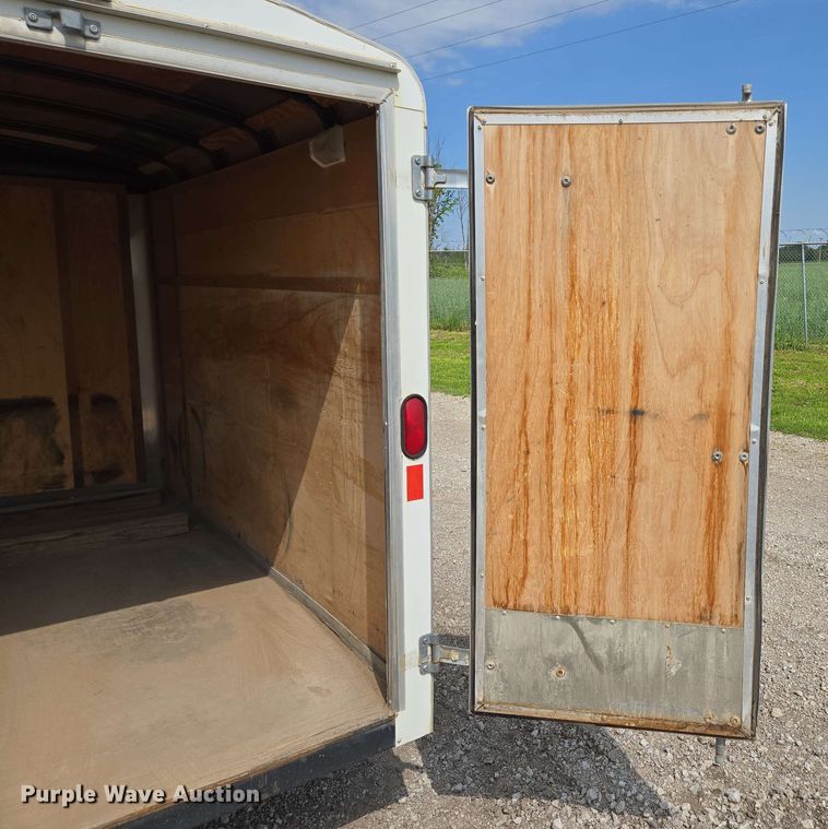 image for item EM7280 2005 DooLittle enclosed cargo trailer