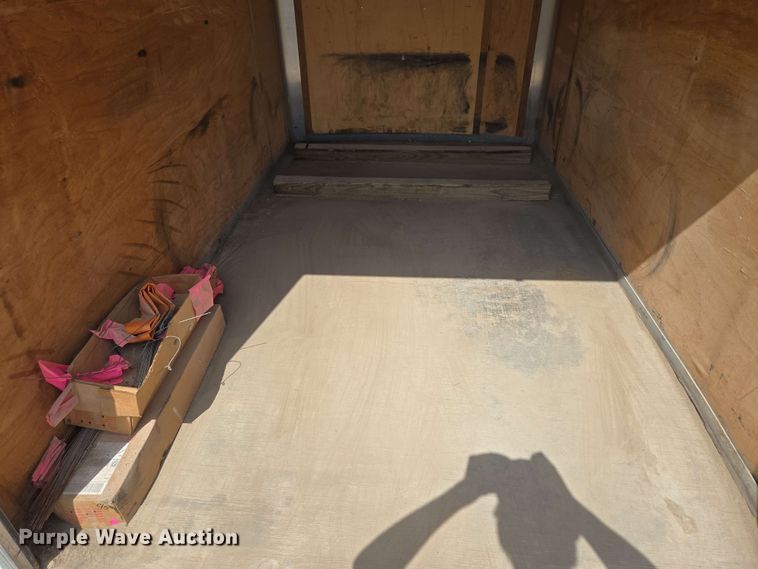 image for item EM7280 2005 DooLittle enclosed cargo trailer