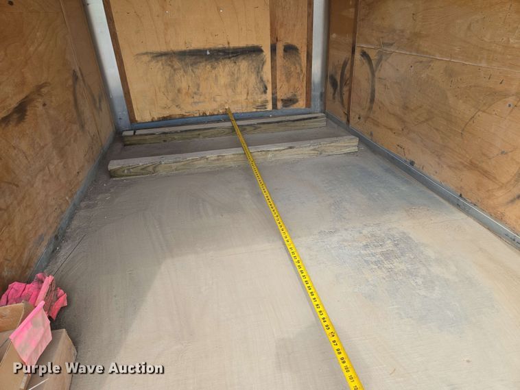 image for item EM7280 2005 DooLittle enclosed cargo trailer