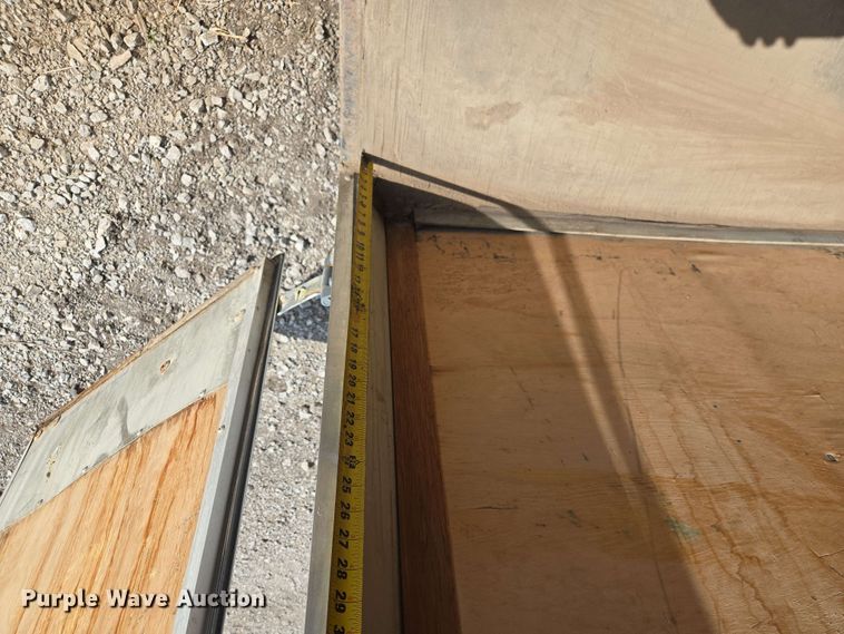 image for item EM7280 2005 DooLittle enclosed cargo trailer