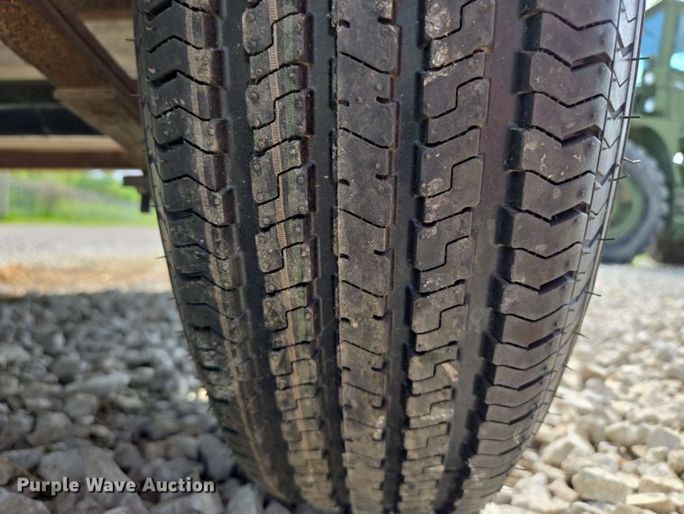 image for item EM7280 2005 DooLittle enclosed cargo trailer