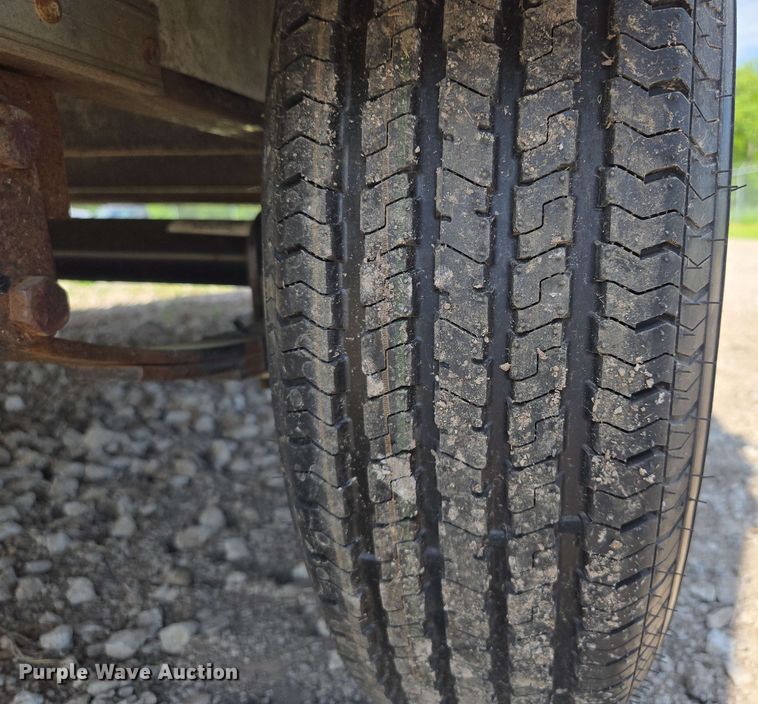 image for item EM7280 2005 DooLittle enclosed cargo trailer