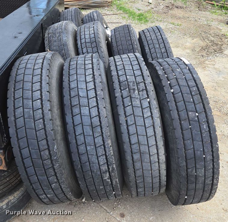 image for item EM7302 (10) tires and wheels