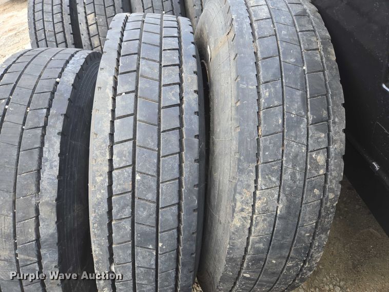 image for item EM7302 (10) tires and wheels