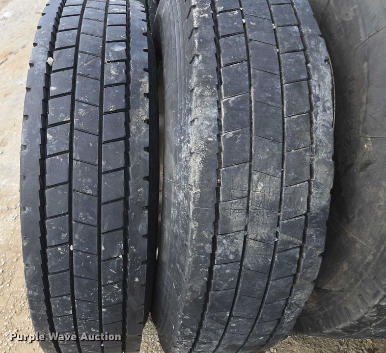 image for item EM7302 (10) tires and wheels