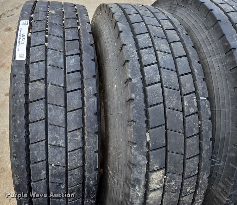 image for item EM7302 (10) tires and wheels