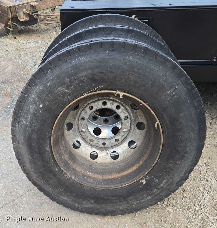 image for item EM7302 (10) tires and wheels