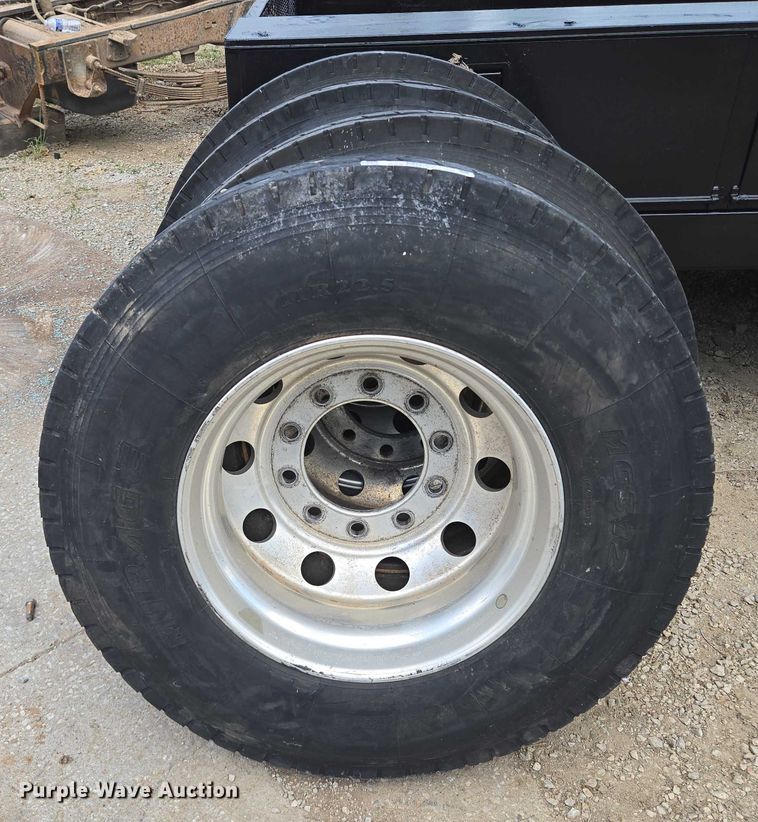 image for item EM7302 (10) tires and wheels