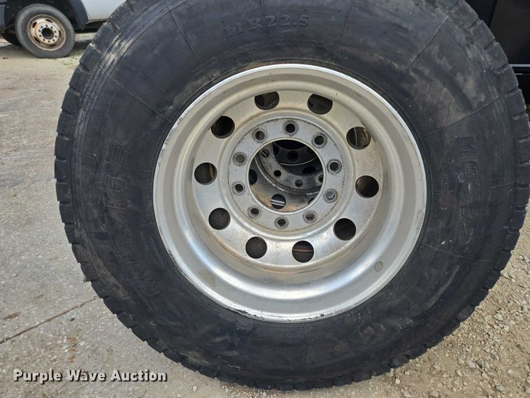 image for item EM7302 (10) tires and wheels