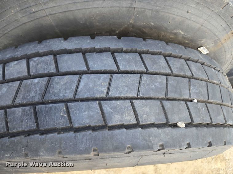 image for item EM7302 (10) tires and wheels