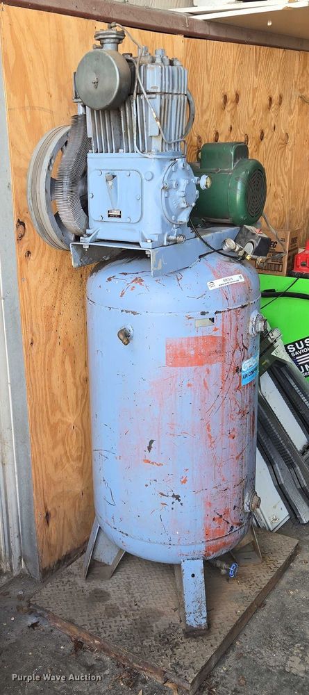 image for item EM7316 Gilbarco air compressor