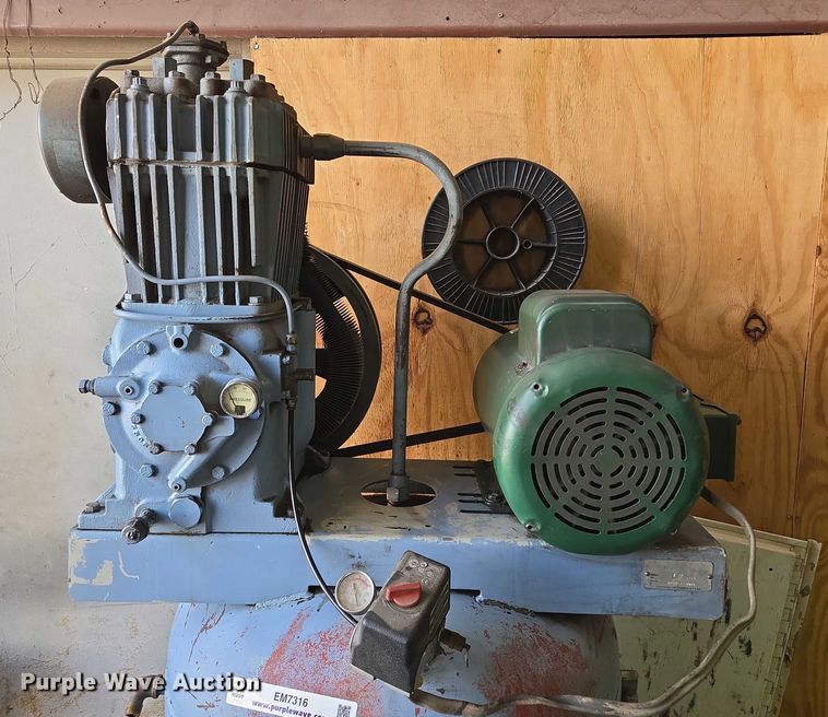 image for item EM7316 Gilbarco air compressor