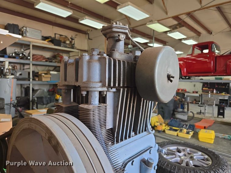 image for item EM7316 Gilbarco air compressor