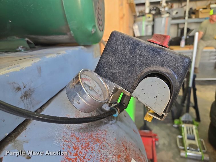 image for item EM7316 Gilbarco air compressor