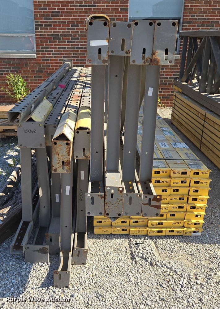 image for item EM7317 Pallet racking