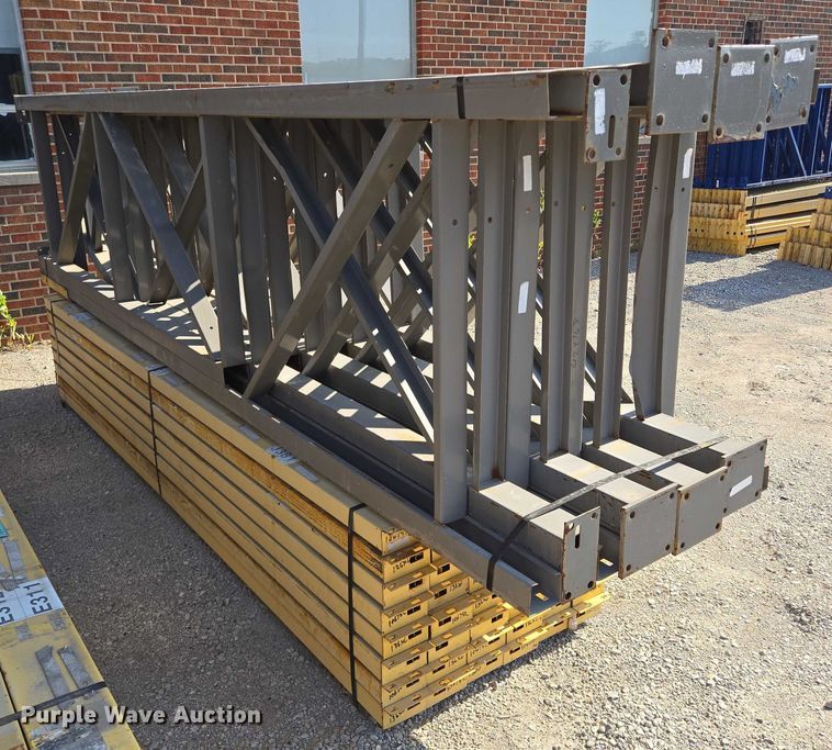 image for item EM7318 Pallet racking 