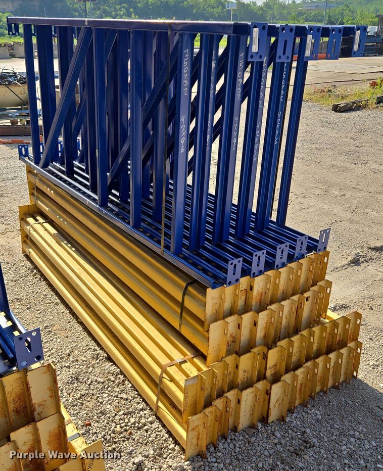 image for item EM7319 Pallet racking 