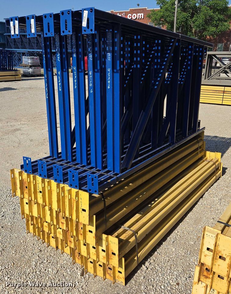 image for item EM7319 Pallet racking 