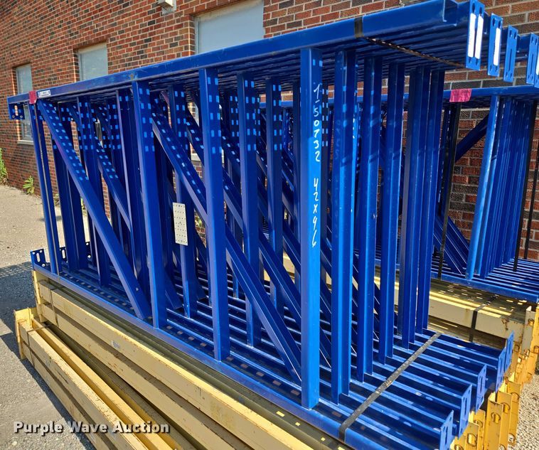 image for item EM7319 Pallet racking 