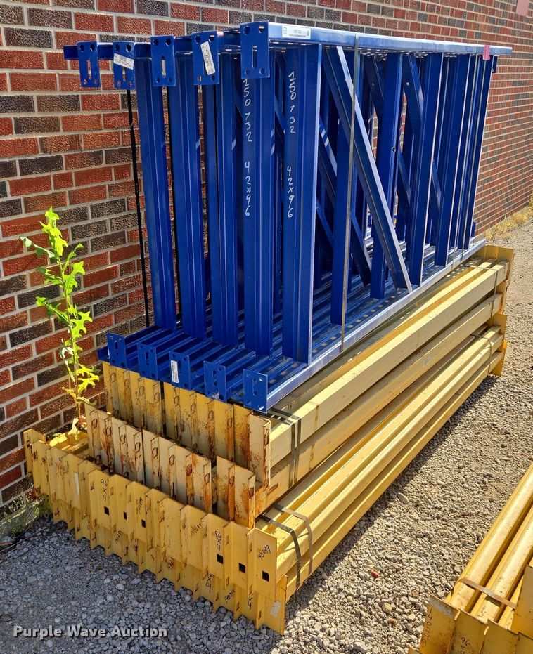 image for item EM7320 Pallet racking 