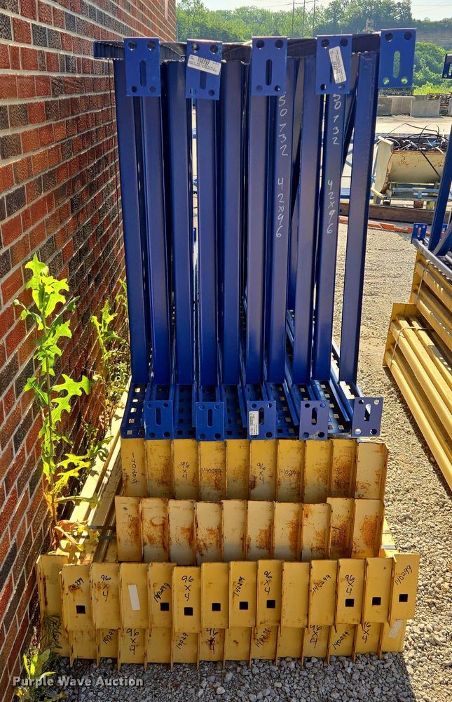 image for item EM7320 Pallet racking 