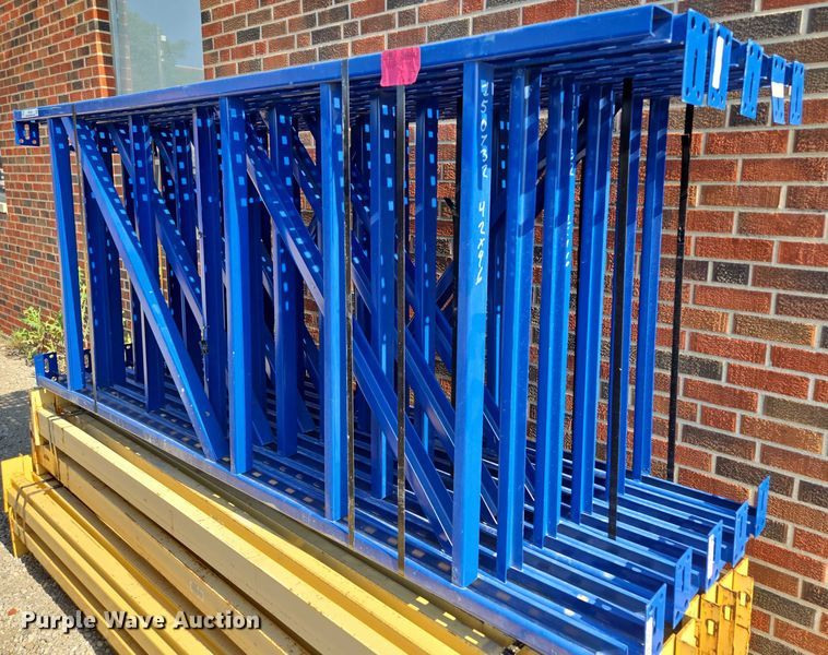 image for item EM7320 Pallet racking 