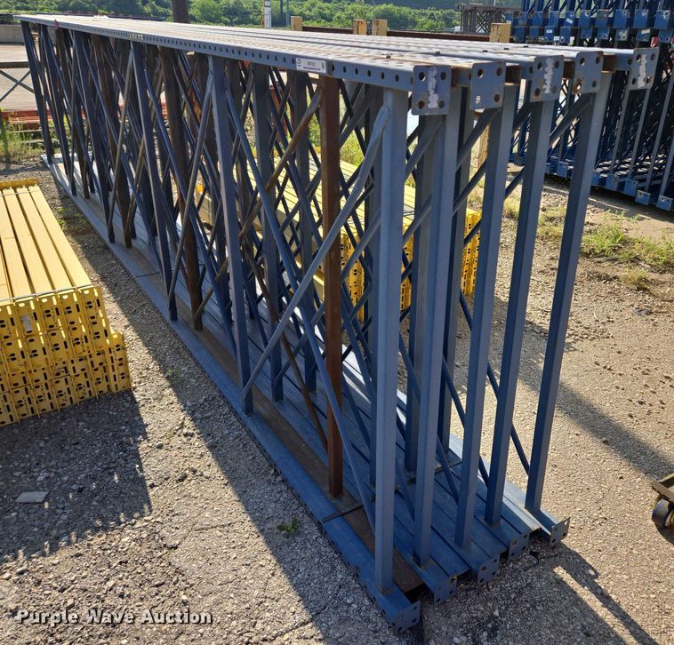 image for item EM7322 Pallet racking 