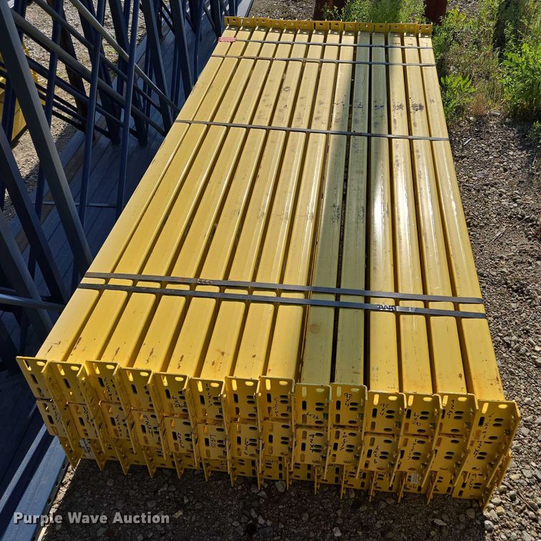 image for item EM7322 Pallet racking 