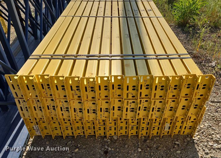 image for item EM7322 Pallet racking 