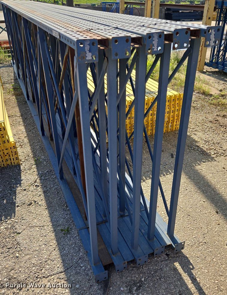 image for item EM7322 Pallet racking 
