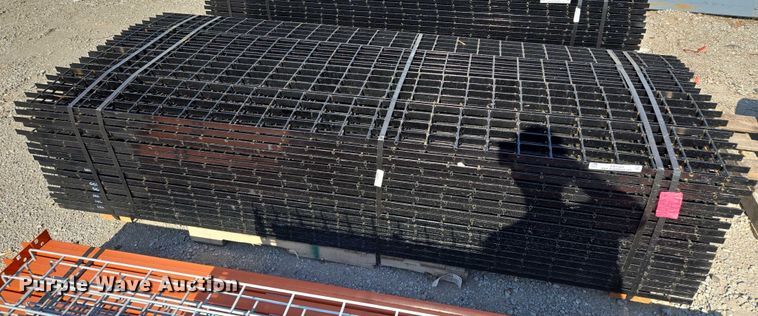 image for item EM7323 (136) wire decks