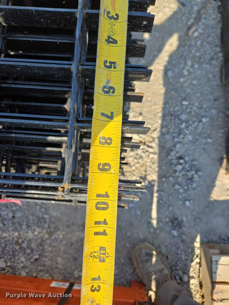 image for item EM7323 (136) wire decks