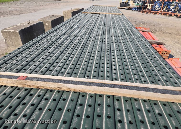 image for item EM7326 Pallet racking 