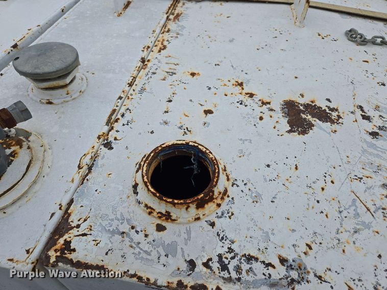 image for item EN3682 Fuel/lube bed