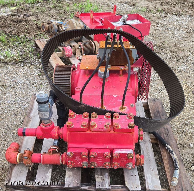 image for item EN3683 Oilfield acidizing pump equipment